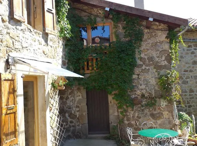 Les Pentes Du Chateau De Retourtour Casa de Férias Lamastre